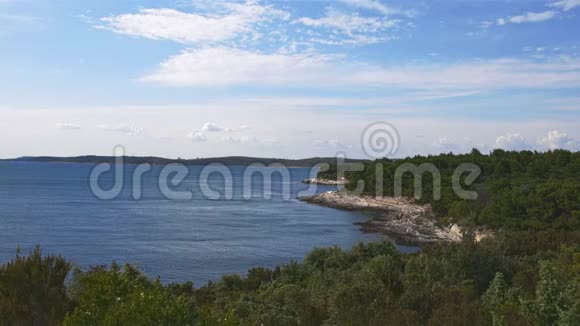 亚得里亚海的岩石海岸视频的预览图