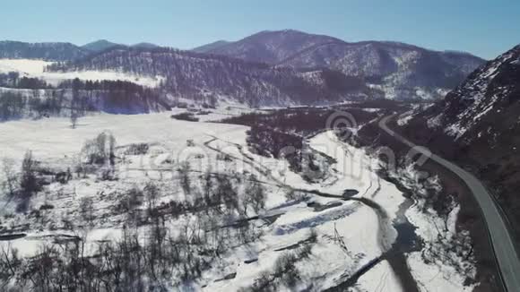 道路冬季景观视频的预览图