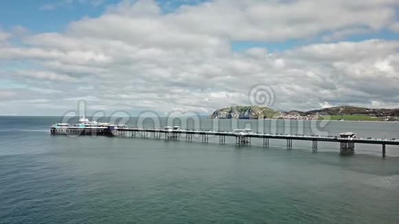 兰杜诺与威尔士码头的鸟瞰图联合王国视频的预览图