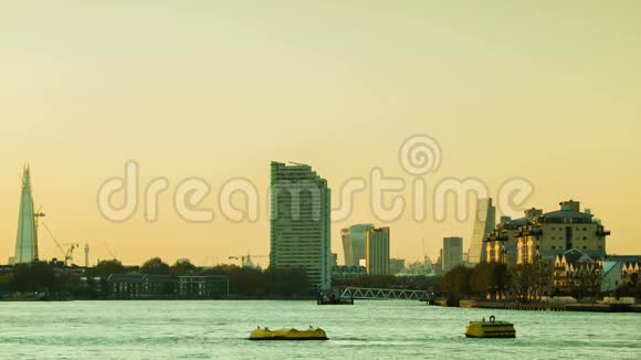 碎片泰晤士河伦敦城市景观日落视频的预览图
