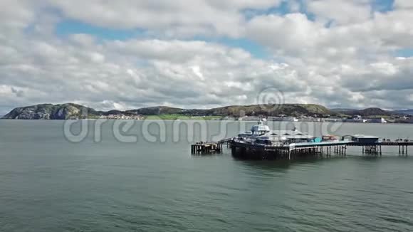 兰杜诺与威尔士码头的鸟瞰图联合王国视频的预览图