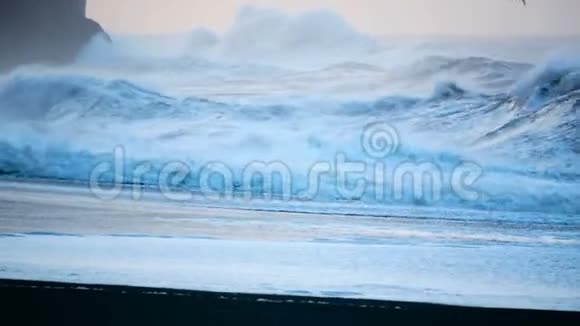 海滩黑色海洋冰岛视频的预览图