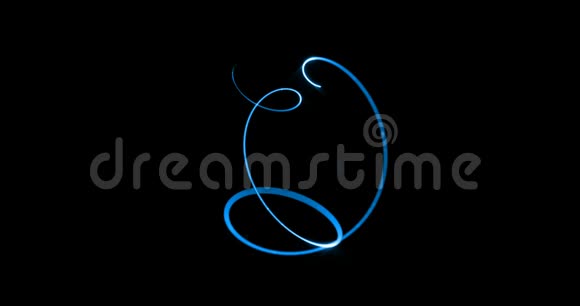 蓝色霓虹抽象线光圆圈与闪闪发光的覆盖效果在黑色的背面快速描画出一串串视频的预览图