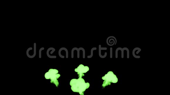 空气中形成圆形的荧光明亮的绿色烟雾这是3d渲染镜头的慢动作墨水背景或墨水视频的预览图