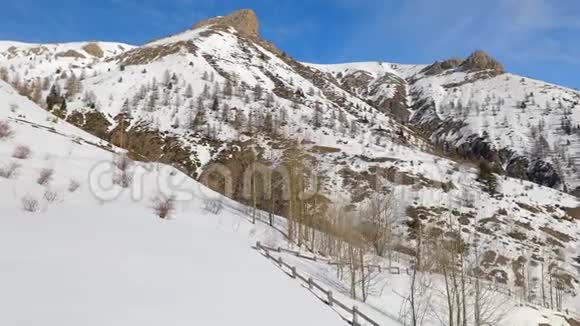 滑雪场的冬季景观视频的预览图