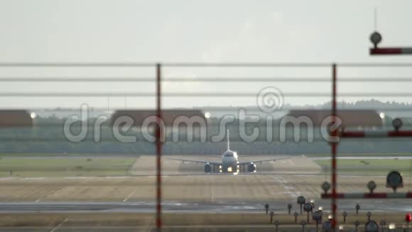 喷气式飞机起飞视频的预览图