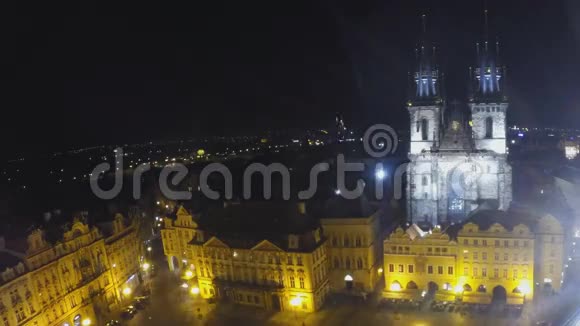 布拉格老城广场晚上视频的预览图