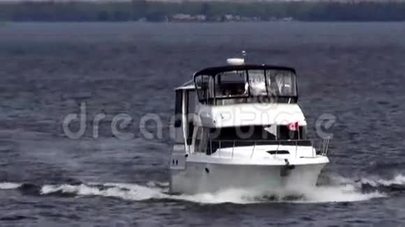汽车游艇豪华动力船视频的预览图