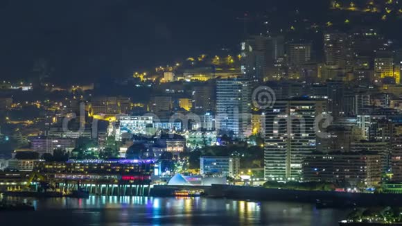 摩纳哥晚上蒙特卡洛的城市景观视频的预览图