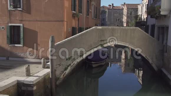 威尼斯运河小桥有历史建筑视频的预览图