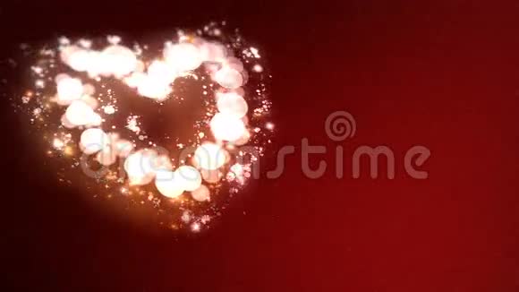 圣瓦伦丁节红色背景下闪亮的心路视频的预览图