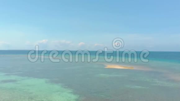 菲律宾4一望无际的蔚蓝水空景观视频的预览图