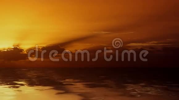 日出在海洋上空视频的预览图