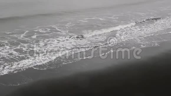 黑色沙滩视频的预览图