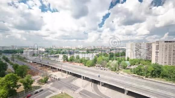 高架道路天桥上的交通视频的预览图