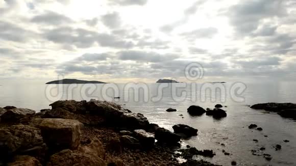 巴拉利群岛伊比萨岛上的卡拉马蒂娜视频的预览图