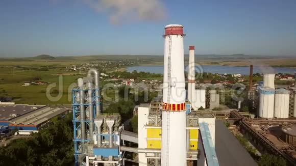 氧化铝加工厂鸟瞰图视频的预览图