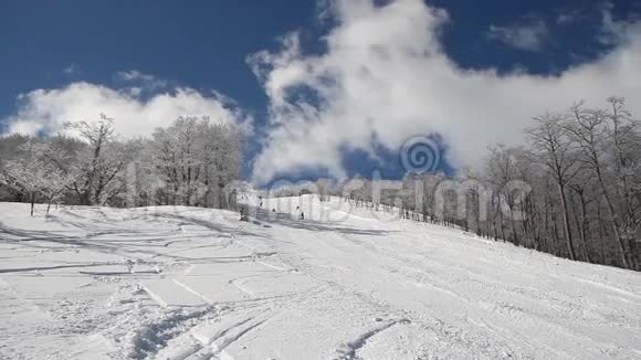 比杰拉斯尼卡山上的冬季景观视频的预览图