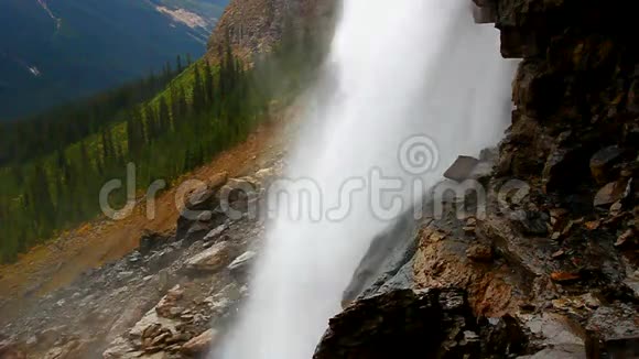 双子瀑布Yoho国家公园视频的预览图