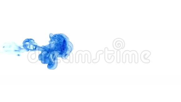 蓝色油漆溶解在水中的白色背景三维渲染体素图形计算机模拟视频的预览图