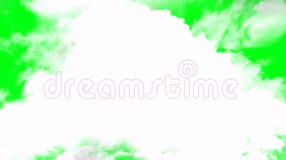 在绿幕背景下从云中飞起来视频的预览图