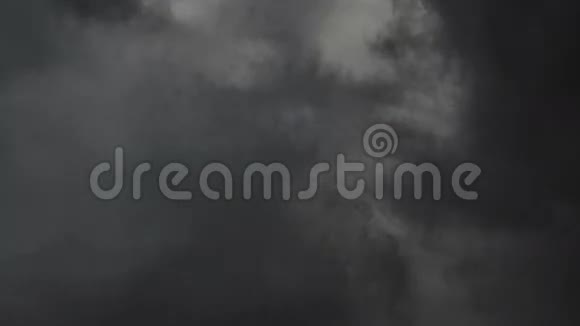 狂暴的天空带着乌云时光流逝视频的预览图