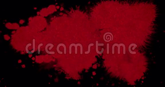 抽象的红色血墨溅在黑色背景上舞者恐怖视频的预览图