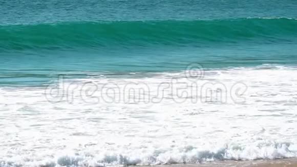 普吉岛的潮汐波视频的预览图