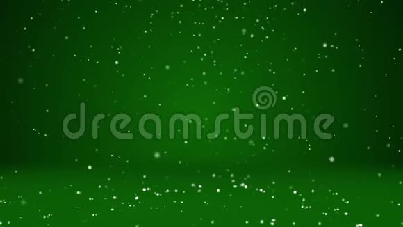 降雪沉降在旋转表面绿色冬季背景作为广告或标志圣诞节或视频的预览图