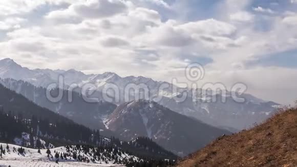 峰峦叠嶂云际叠嶂视频的预览图