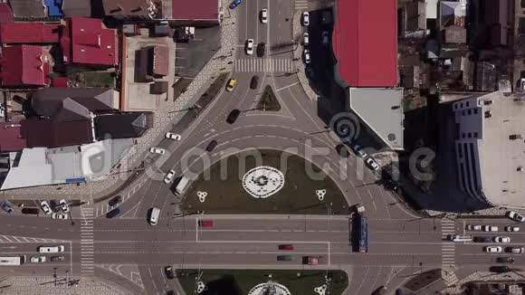 上至环形交叉路口道路交通圈视频的预览图