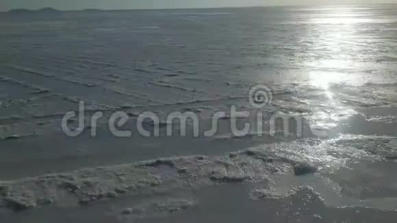 玻利维亚的萨尔乌尤尼盐滩视频的预览图