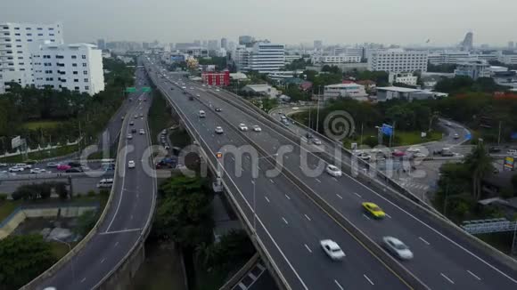 4K交叉口公路从无人驾驶人视角看交通视频的预览图