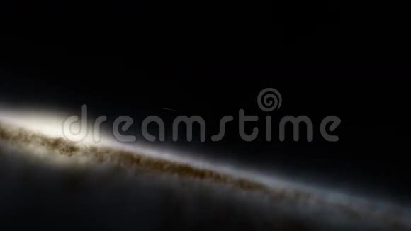 在银河系上下飞行视频的预览图