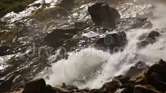 奥地利山瀑布视频的预览图