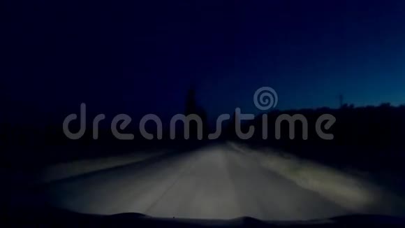 黑暗之夜危险之路视频的预览图