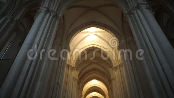 阿尔科巴卡教堂视频的预览图