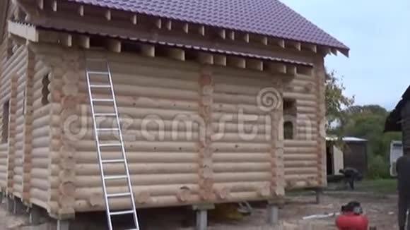 由木木工房木屋建造视频的预览图