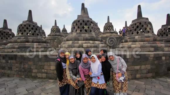 博罗布杜尔2012年5月印度尼西亚学生访问博罗布杜尔印度尼西亚视频的预览图