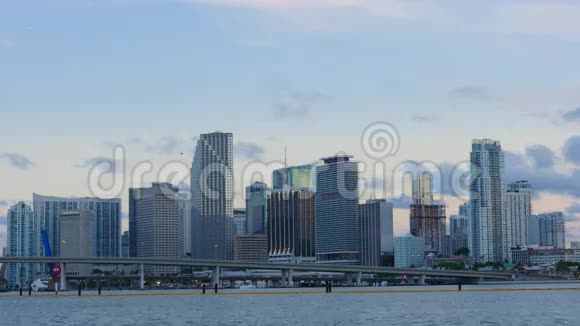 夏季日落迈阿密市区水上交通视野4k美国时间流逝视频的预览图