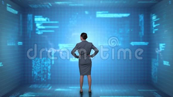 技术界面上的女商人编码视频的预览图