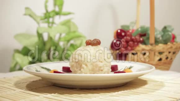 传统的米饭和馅视频的预览图