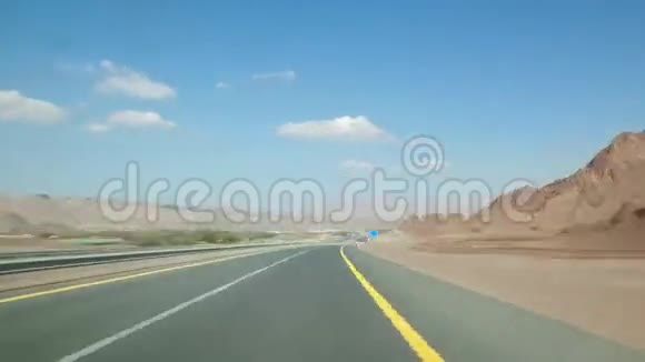 穿越阿联酋之行的道路时间视频的预览图