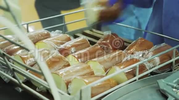 食品工业加工过的奶酪视频的预览图