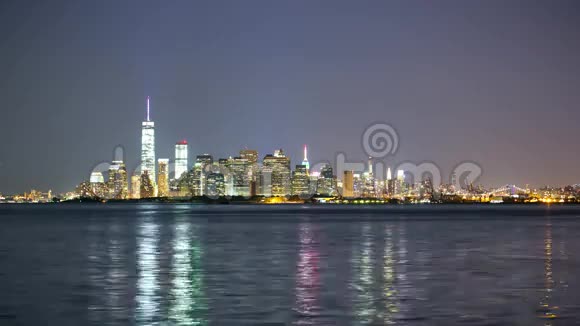 纽约曼哈顿岛夜灯4k时间从纽约起飞视频的预览图