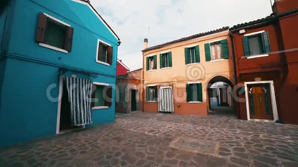 意大利威尼斯布拉诺岛可爱的建筑视频的预览图