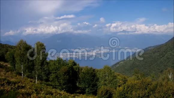 意大利的拉戈马吉奥尔和阿尔卑斯山视频的预览图
