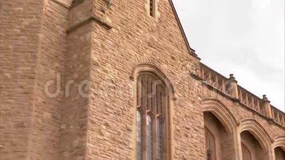 教堂和天空拍摄视频的预览图