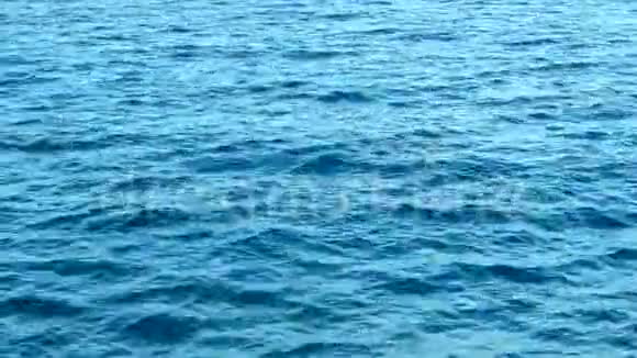 海洋水面纹理海浪和暑假背景视频的预览图