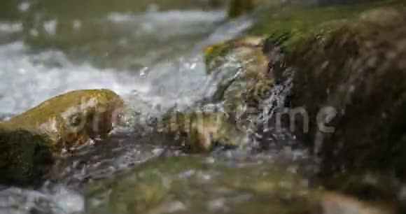 山河4k水流视频的预览图